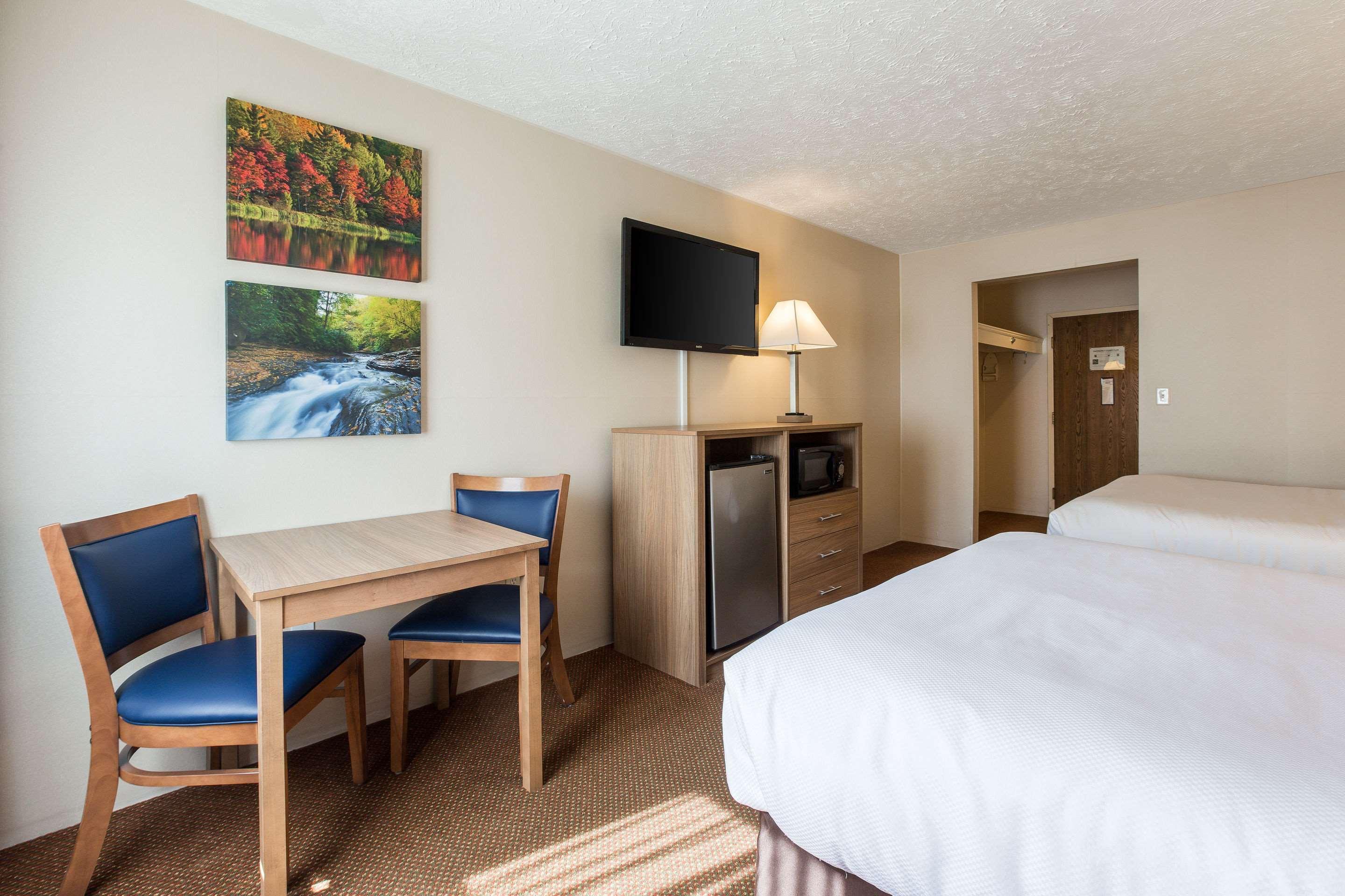 Quality Inn Petoskey-Harbor Springs Exterior foto
