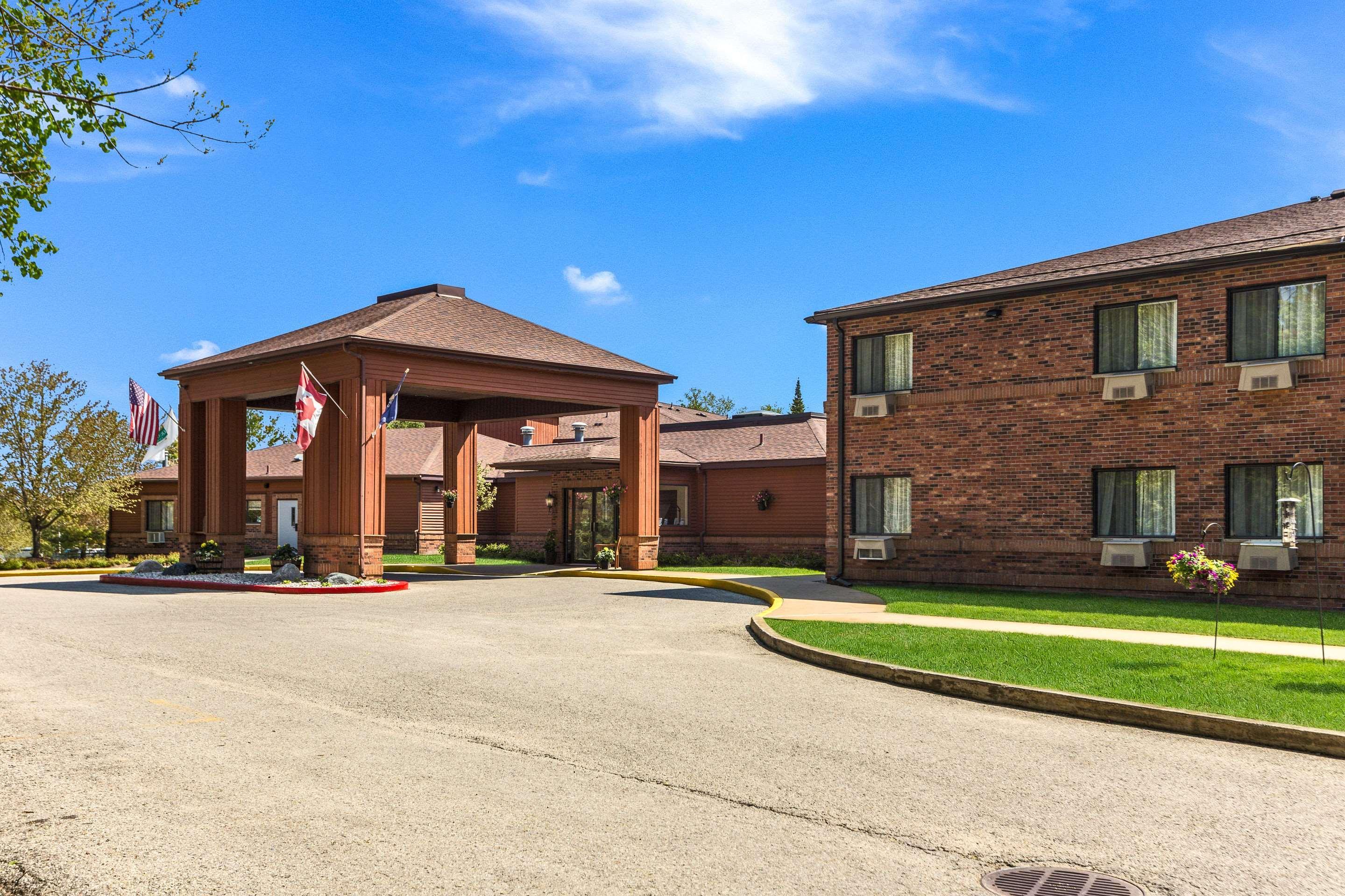 Quality Inn Petoskey-Harbor Springs Exterior foto